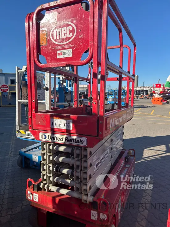 2019 MEC MICRO 19 Scissor Lift
