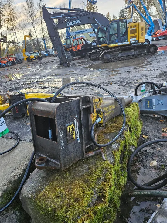 2017 Atlas Copco SB 452 Attachment