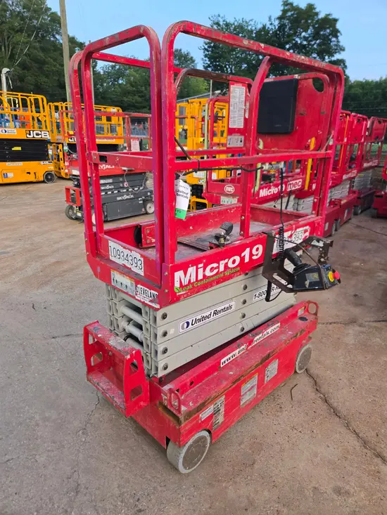 2019 MEC MICRO 19 Scissor Lift