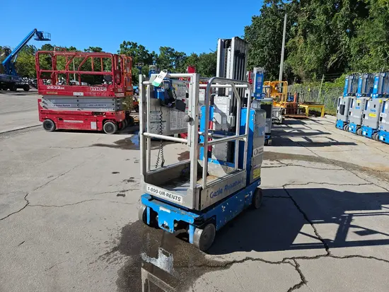 2018 Genie GR-20 Self-Propelled One-Person Lift