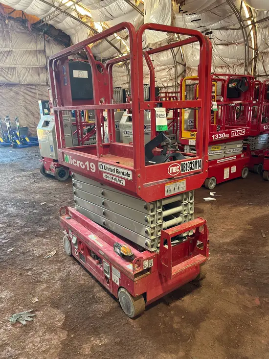 2019 MEC MICRO 19 Scissor Lift