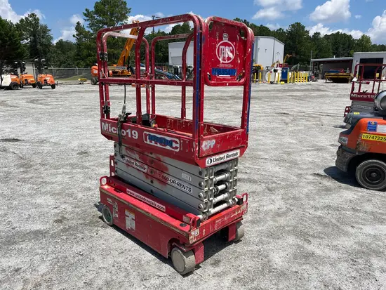 2019 MEC MICRO 19 Scissor Lift