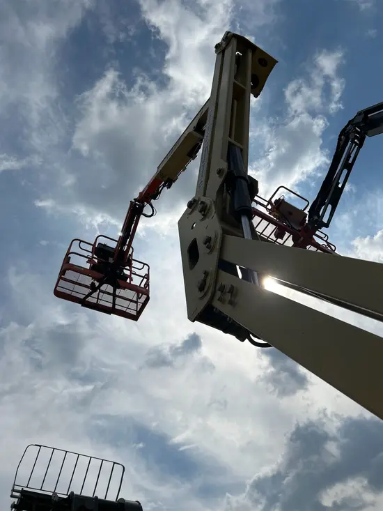 2017 JLG 450AJ Articulating Boom Lift