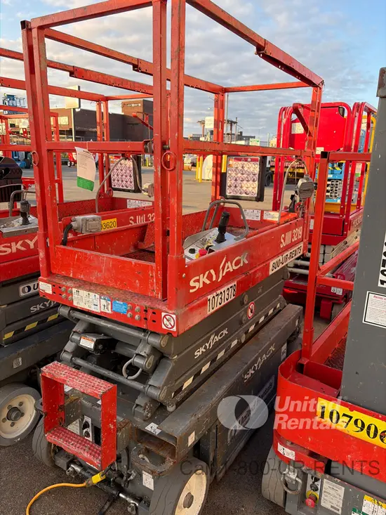 2018 Skyjack SJIII3219 Scissor Lift