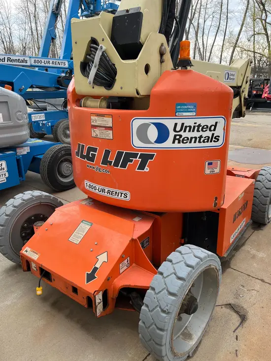 2015 JLG E450AJ Articulating Boom Lift