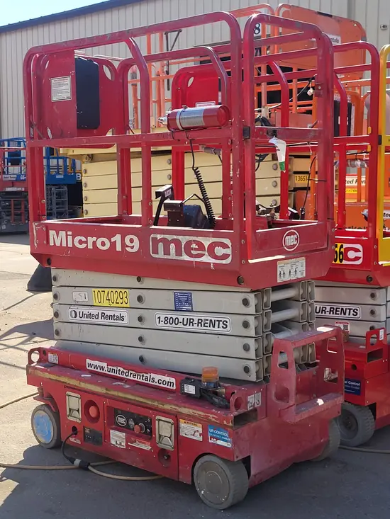2018 MEC MICRO 19 Scissor Lift