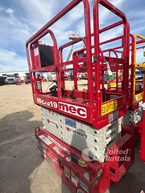 2019 MEC MICRO 19 Scissor Lift