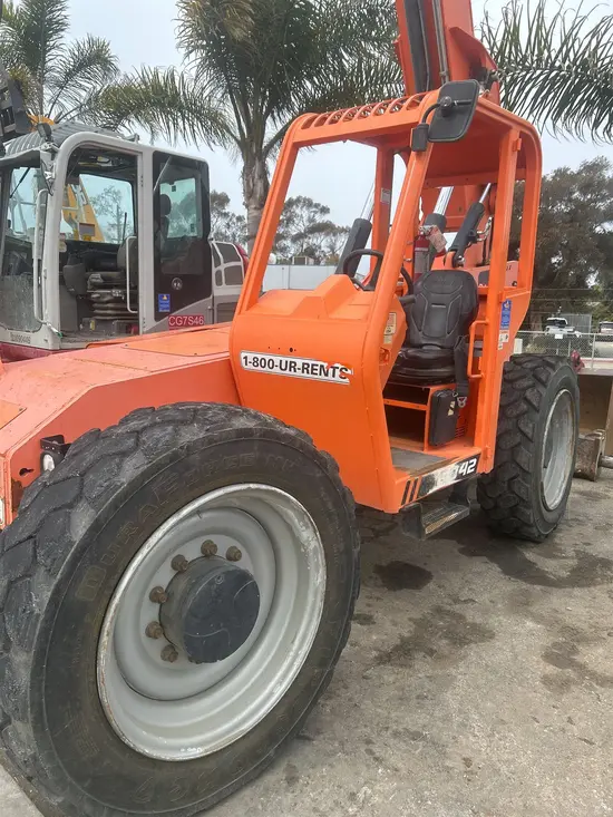 2017 SKYTRAK 6042 Forklift