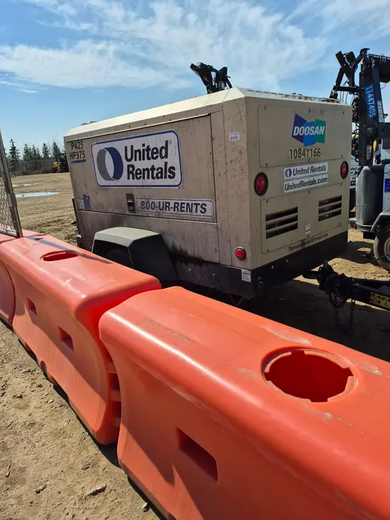 2018 Doosan P425/HP375WCUT4 Air Compressor