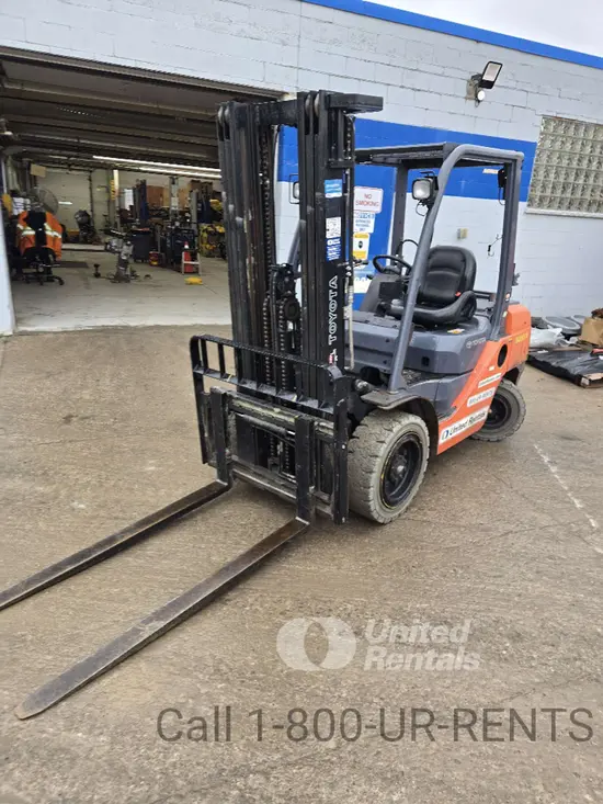 2019 Toyota 8FGU30 Warehouse Forklift
