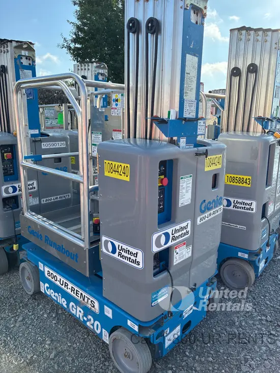 2018 Genie GR-20 Self-Propelled One-Person Lift