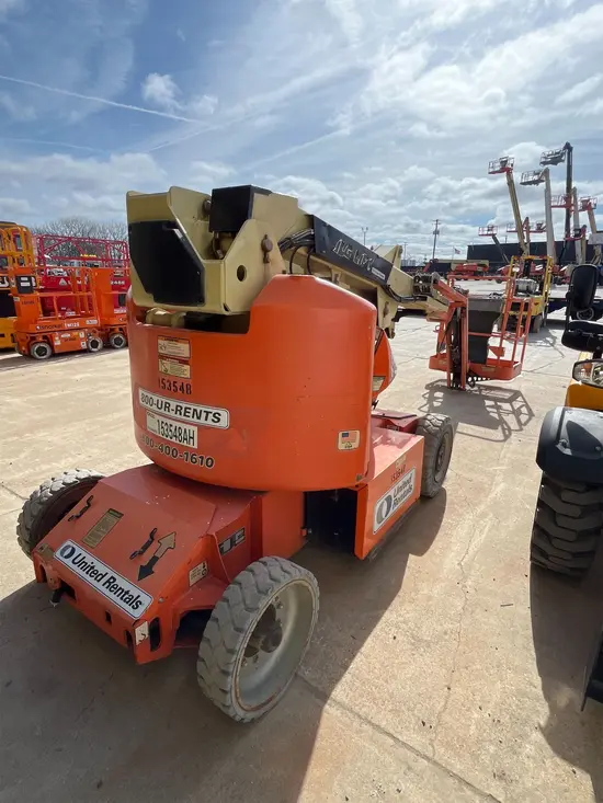 2015 JLG E400AJPN Articulating Boom Lift