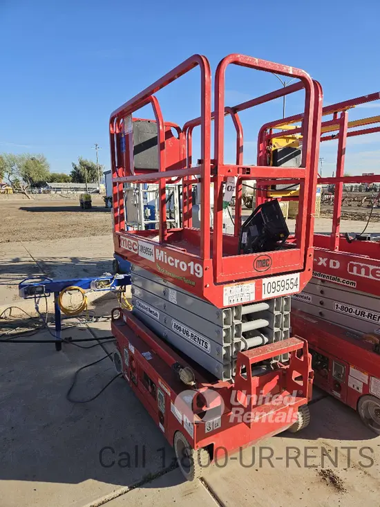 2019 MEC MICRO 19 Scissor Lift