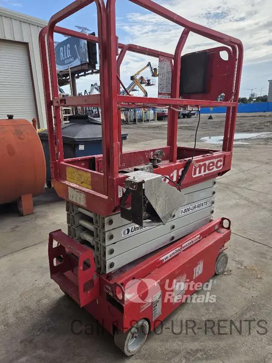 2018 MEC MICRO 19 Scissor Lift