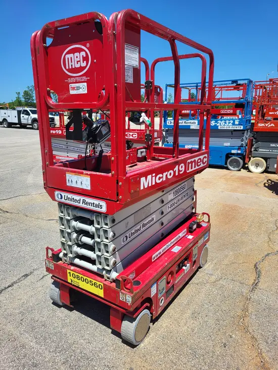 2018 MEC MICRO 19 Scissor Lift