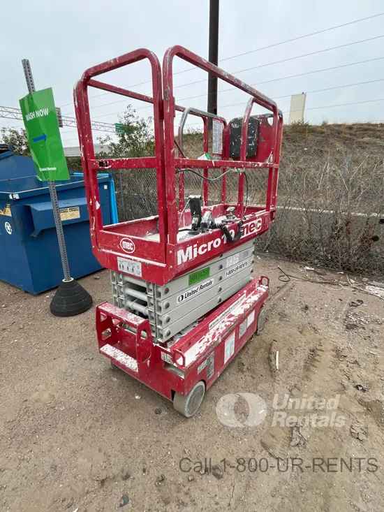 2018 MEC MICRO 19 Scissor Lift