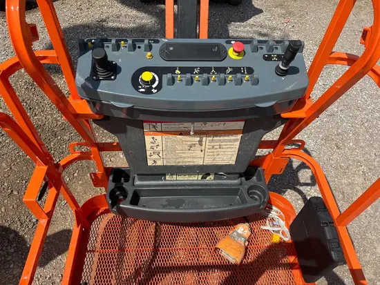 2015 JLG E400AJPN Articulating Boom Lift