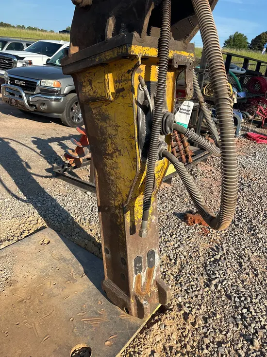 2011 Atlas Copco MB750 Attachment