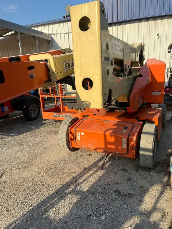 2017 JLG E400AJPN Articulating Boom Lift