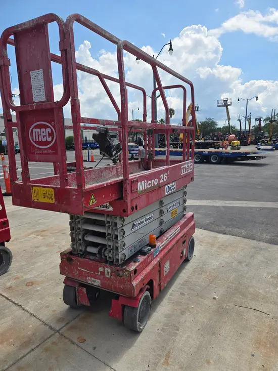 2019 MEC MICRO 26 Scissor Lift