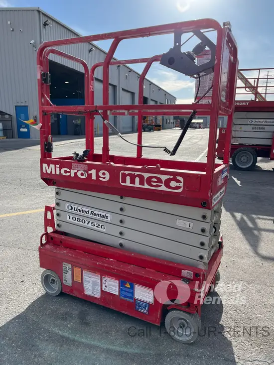 2018 MEC MICRO 19 Scissor Lift