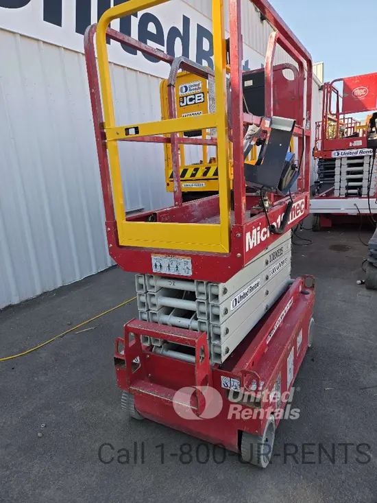2018 MEC MICRO 19 Scissor Lift