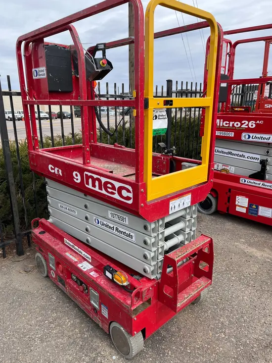 2018 MEC MICRO 19 Scissor Lift