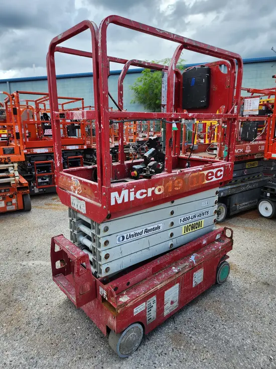 2018 MEC MICRO 19 Scissor Lift