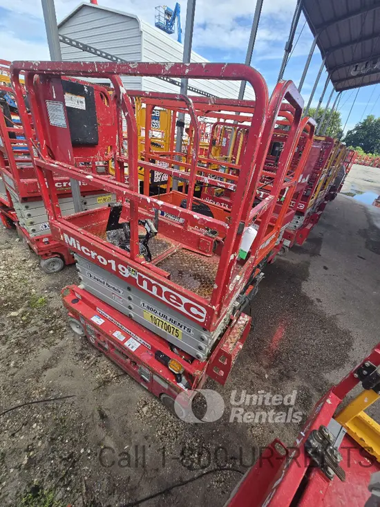 2018 MEC MICRO 19 Scissor Lift