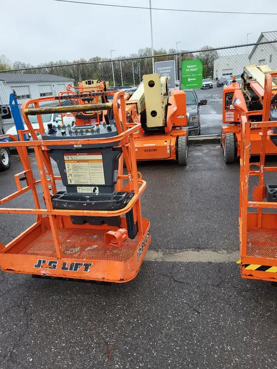 2017 JLG E400AJPN Articulating Boom Lift