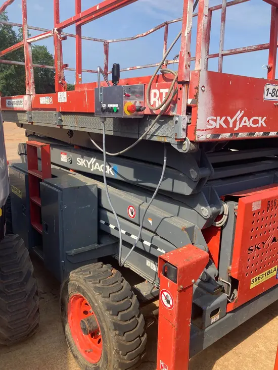 2018 Skyjack SJ8841RT Rough Terrain Scissor Lift