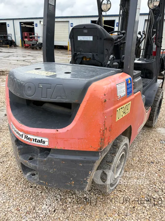 2018 Toyota 8FDU30 Warehouse Forklift