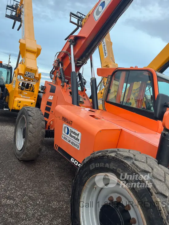 2018 SKYTRAK 6042 Forklift
