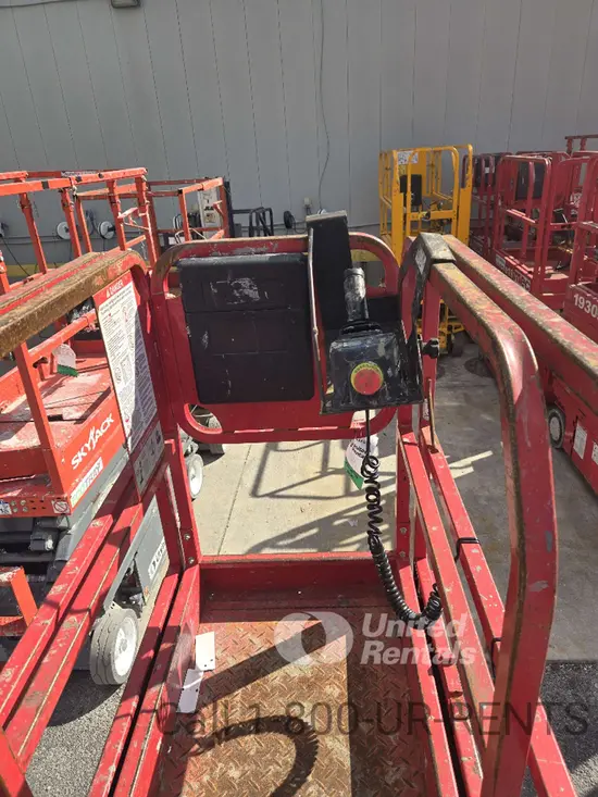 2019 MEC MICRO 19 Scissor Lift