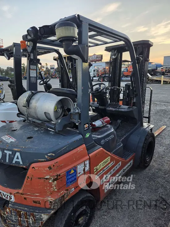 2020 Toyota 8FGU25 Warehouse Forklift