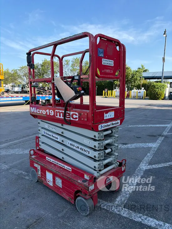 2020 MEC MICRO 19 Scissor Lift