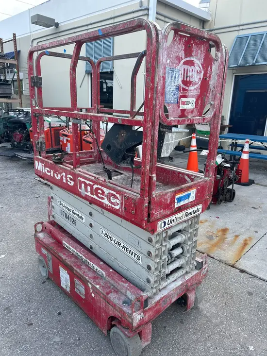 2018 MEC MICRO 19 Scissor Lift