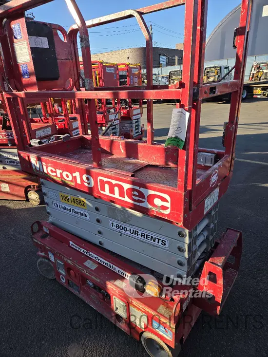 2019 MEC MICRO 19 Scissor Lift