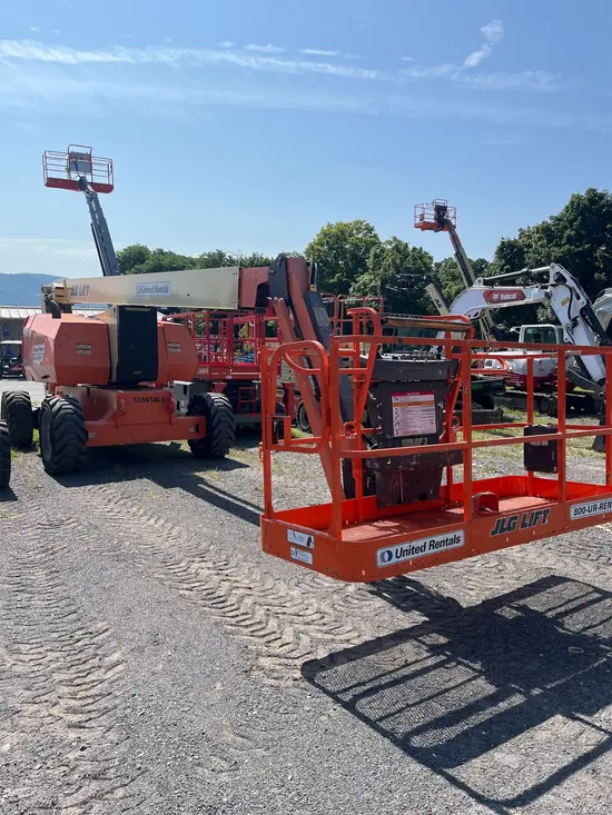 2017 JLG 800AJ Articulating Boom Lift