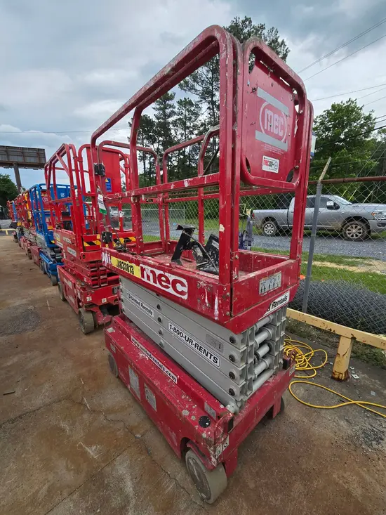 2018 MEC MICRO 19 Scissor Lift
