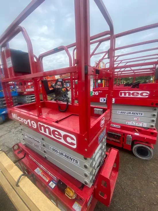 2019 MEC MICRO 19 Scissor Lift