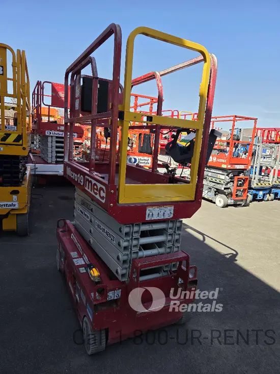 2018 MEC MICRO 19 Scissor Lift