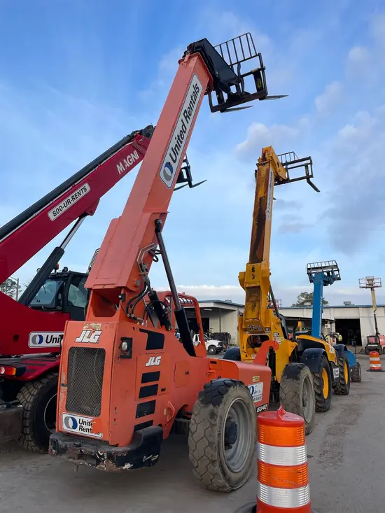 2018 SKYTRAK 6042 Forklift