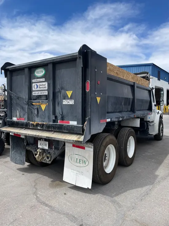 2024 Freightliner M2-106 Truck