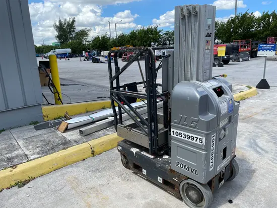 2016 JLG 20MVL Self-Propelled One-Person Lift