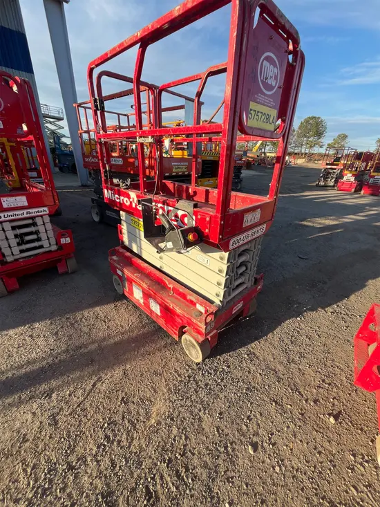 2018 MEC MICRO 19 Scissor Lift