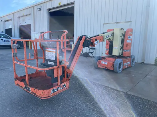 2013 JLG E300AJP Articulating Boom Lift