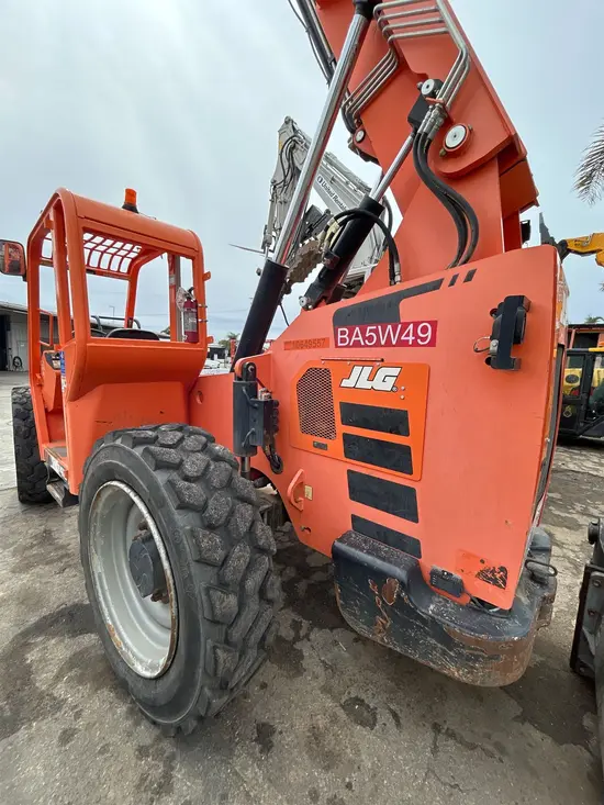 2017 SKYTRAK 6042 Forklift