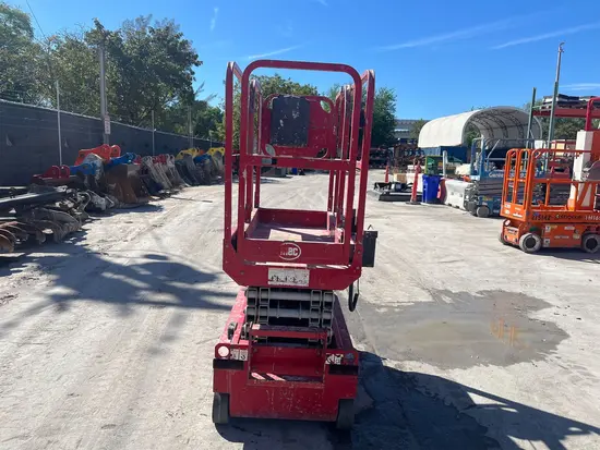 2017 MEC 1330SE Scissor Lift
