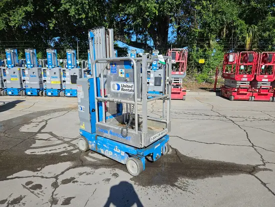 2018 Genie GR-20 Self-Propelled One-Person Lift